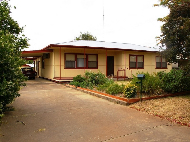 10 Melrose Avenue, Clare SA 5453