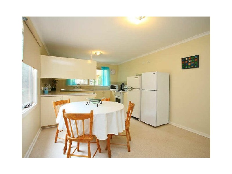 4 Lee Street, Clare SA 5453