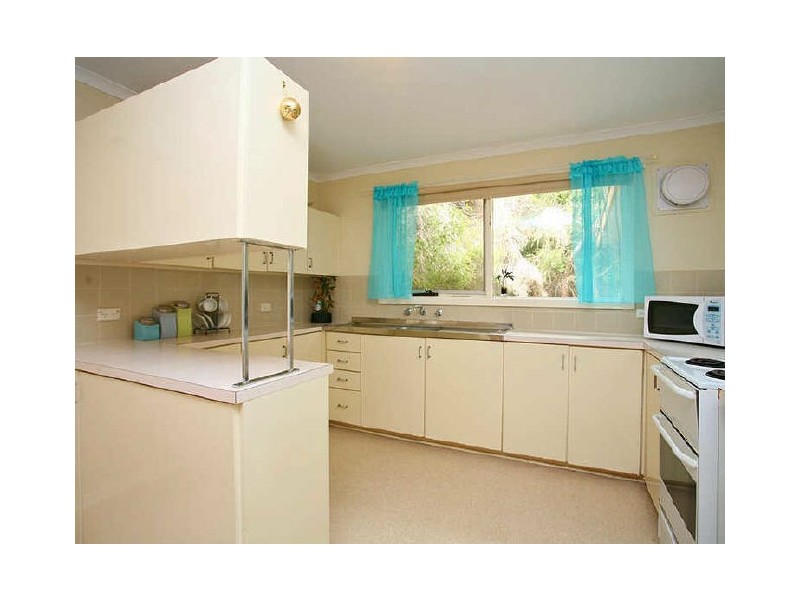 4 Lee Street, Clare SA 5453