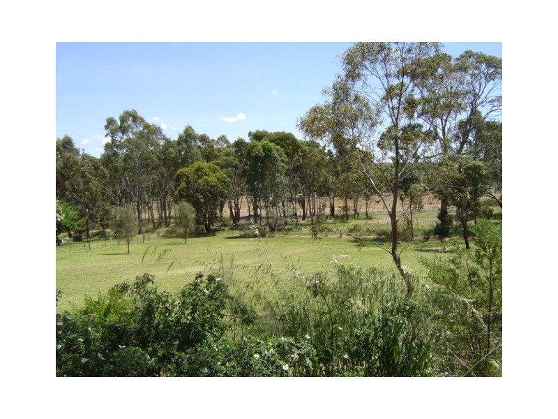 101 White Hut Road, Clare SA 5453