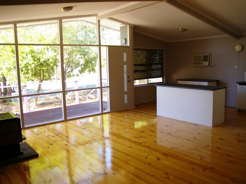 28 Guilford Street, Clare SA 5453