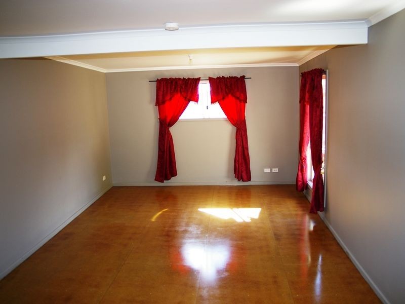 28 Guilford Street, Clare SA 5453