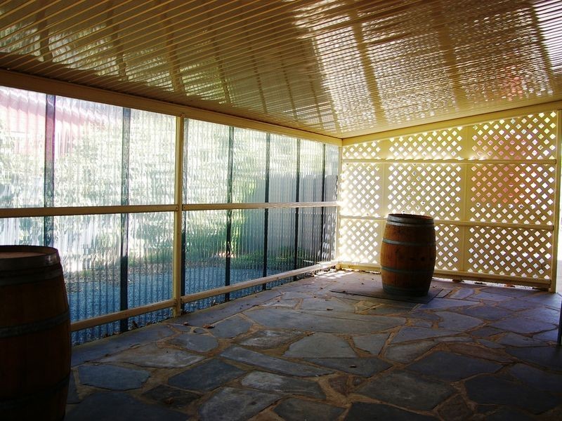 28 Guilford Street, Clare SA 5453