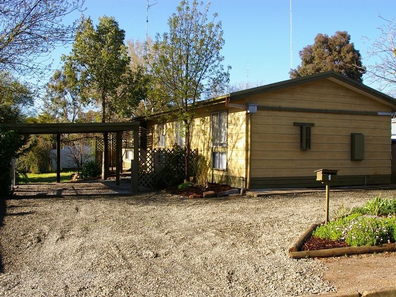 1 Arthur Street, Clare SA 5453