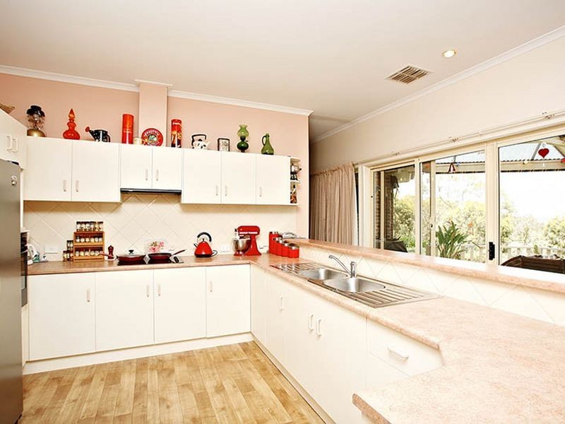 Blockers Road, Clare SA 5453