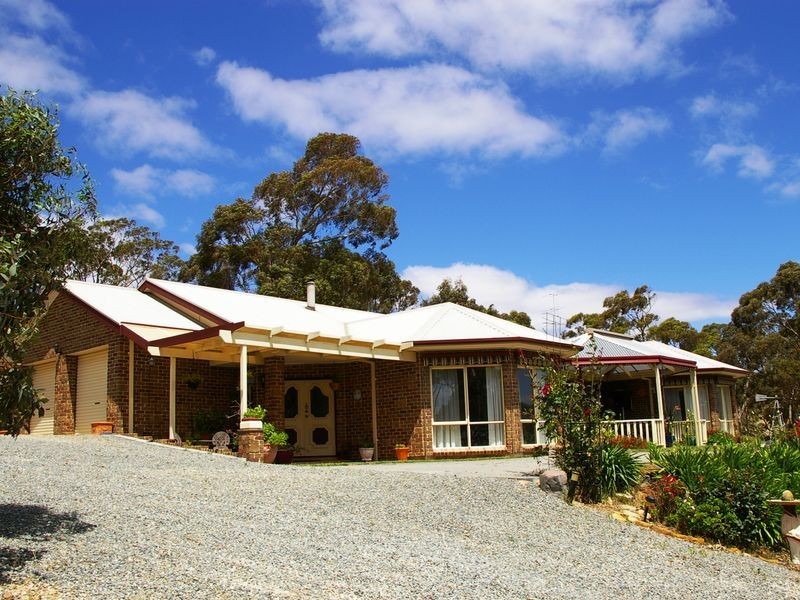 Blockers Road, Clare SA 5453