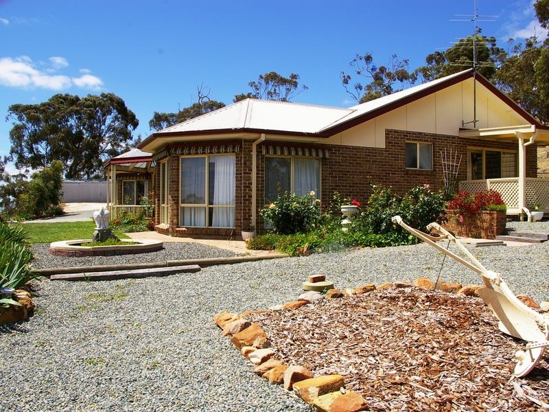 Blockers Road, Clare SA 5453