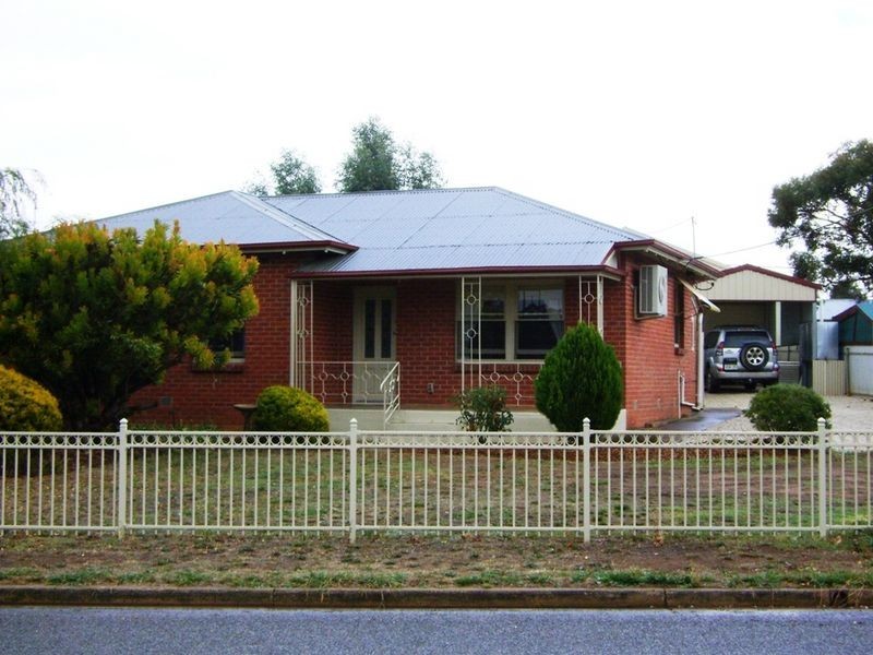 22 Essington Avenue, Clare SA 5453