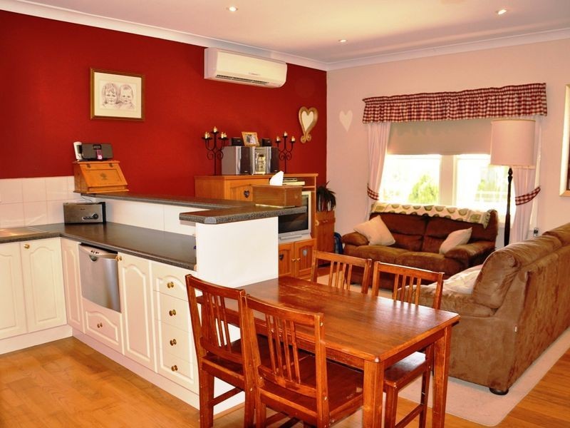 22 Essington Avenue, Clare SA 5453