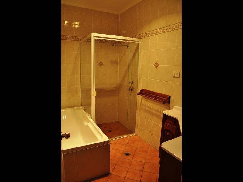 22 Essington Avenue, Clare SA 5453