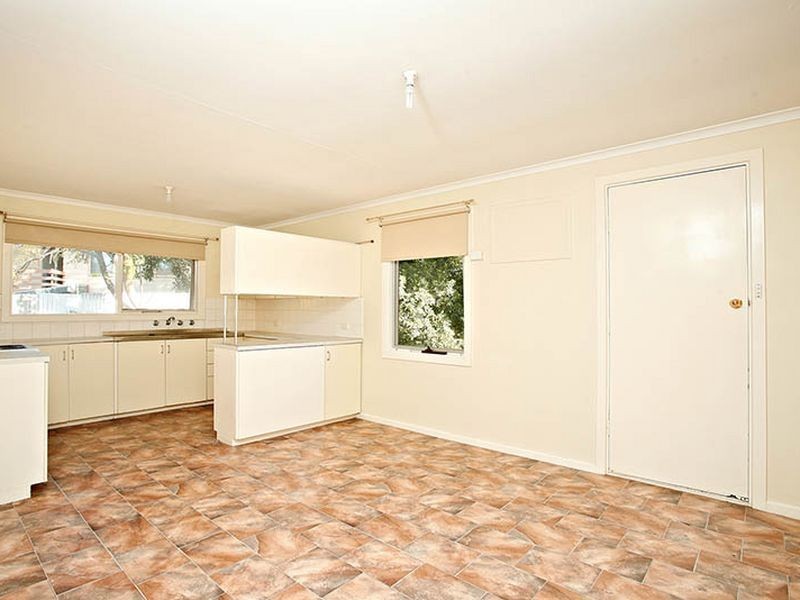 2 Earles Court, Clare SA 5453