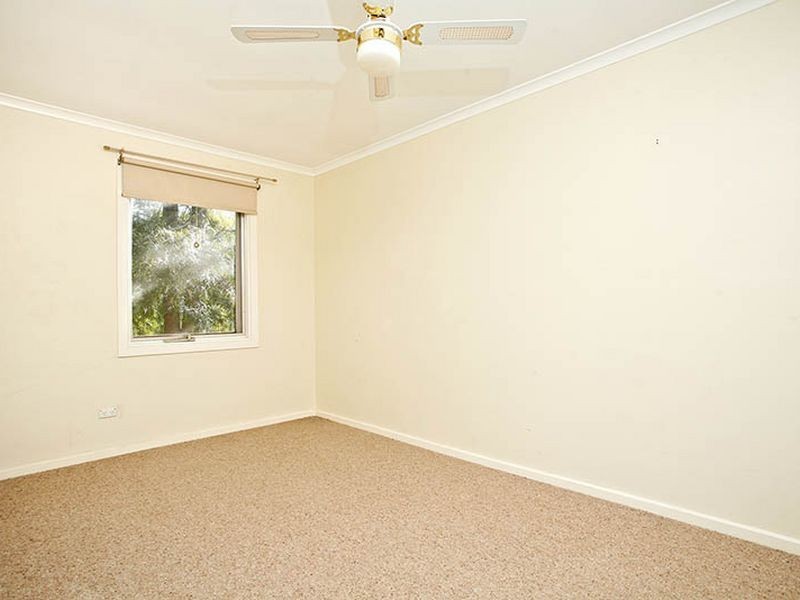 2 Earles Court, Clare SA 5453