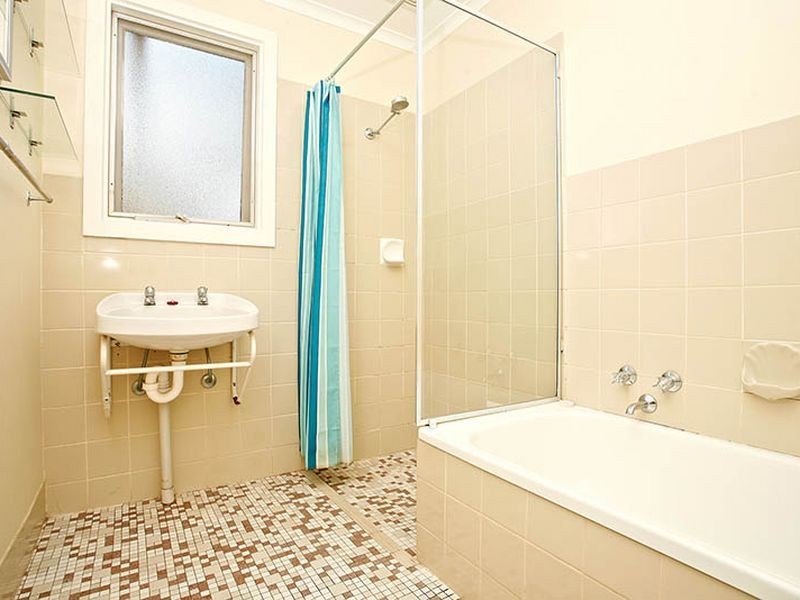 2 Earles Court, Clare SA 5453