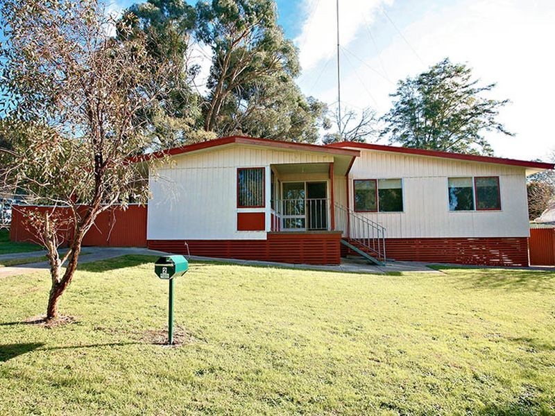 2 Earles Court, Clare SA 5453