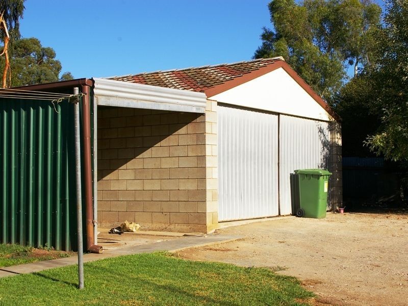 2 Pattullo Avenue, Clare SA 5453
