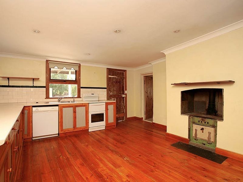 13 Kingston Street, Burra SA 5417