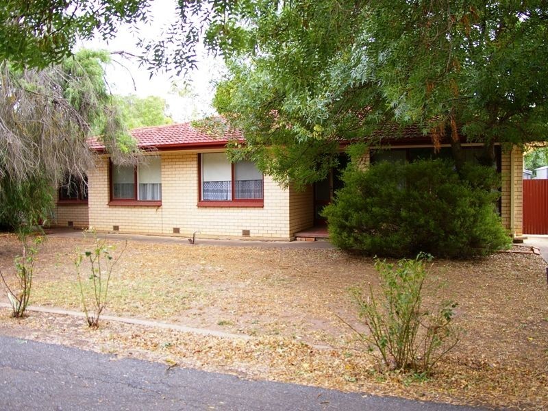 6 Charles Street, Riverton SA 5412