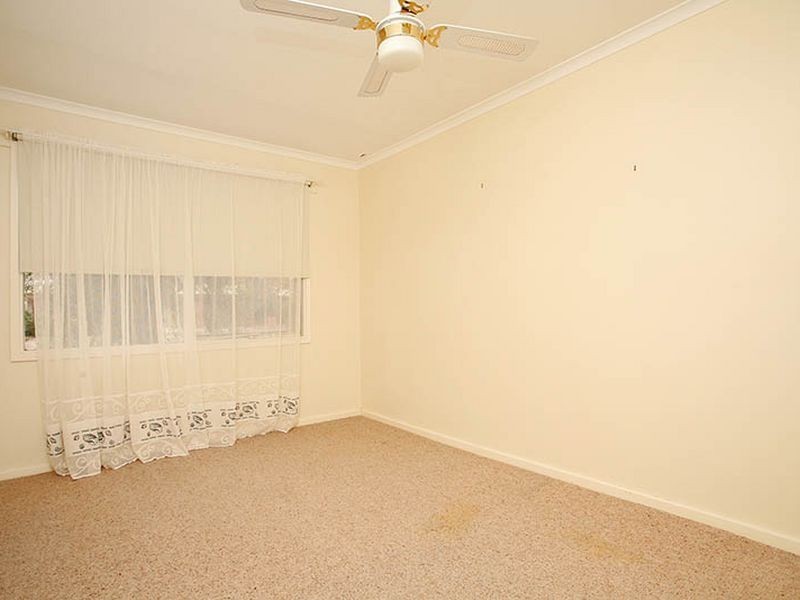 6 Charles Street, Riverton SA 5412