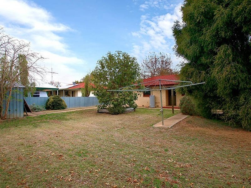 6 Charles Street, Riverton SA 5412