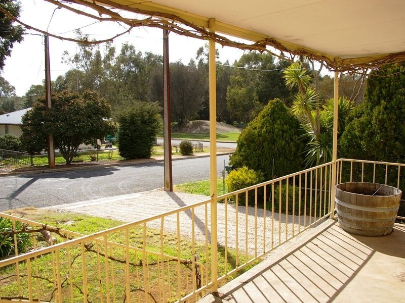 23 Pattullo Avenue, Clare SA 5453