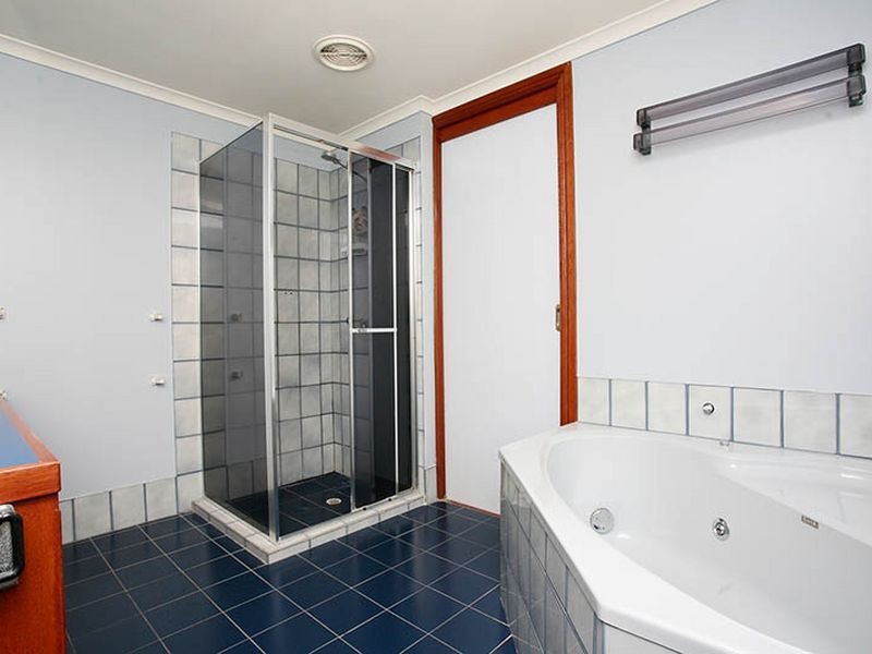 27 Daly Street, Clare SA 5453