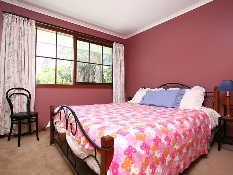 27 Daly Street, Clare SA 5453