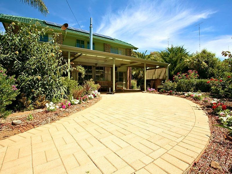 27 Daly Street, Clare SA 5453