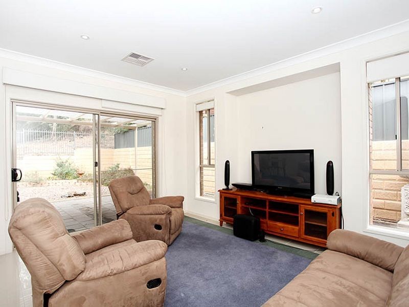 8B Wright Place, Clare SA 5453