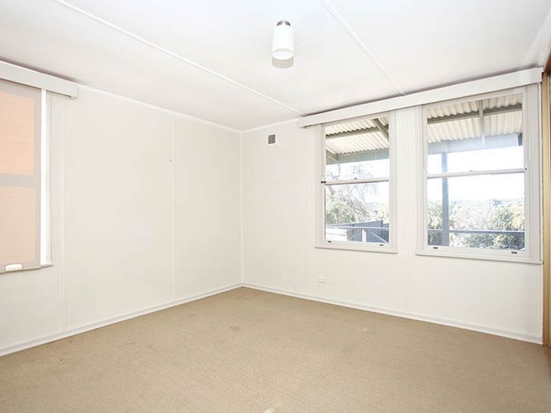 28 Kelly Street, Clare SA 5453