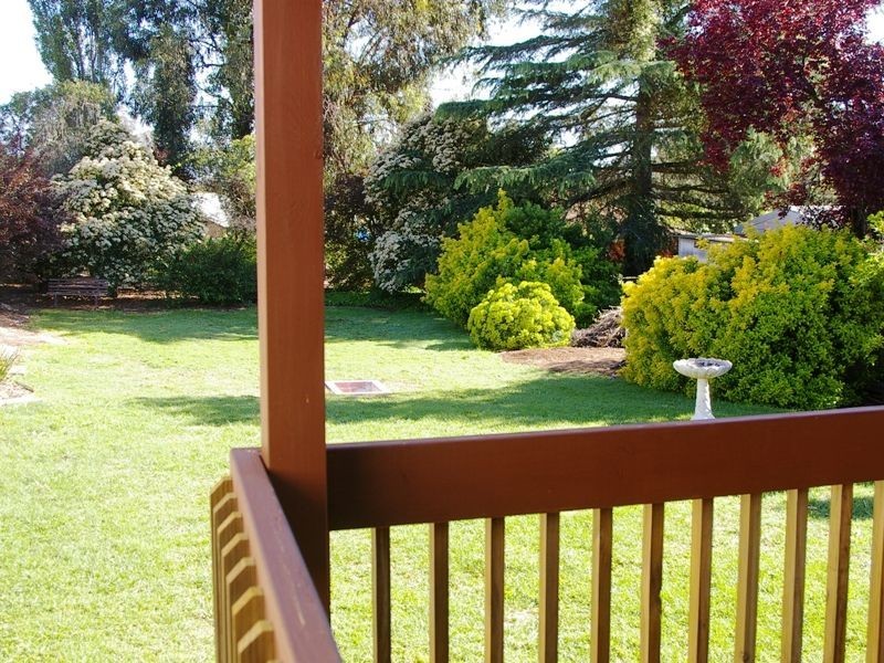 3 William Street, Clare SA 5453