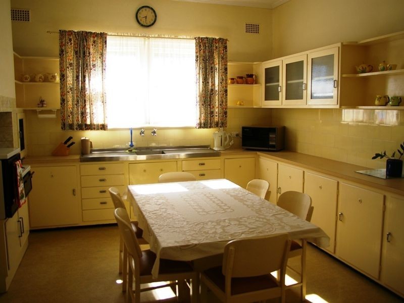 3 William Street, Clare SA 5453