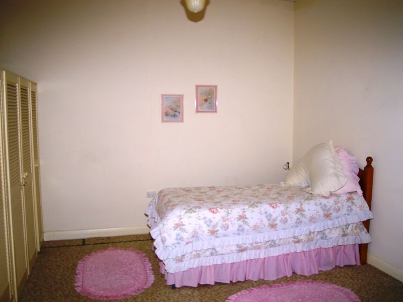 3 William Street, Clare SA 5453