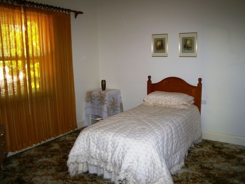 3 William Street, Clare SA 5453