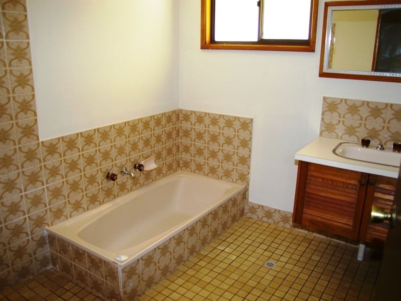 16 Burnie Street, Blyth SA 5462