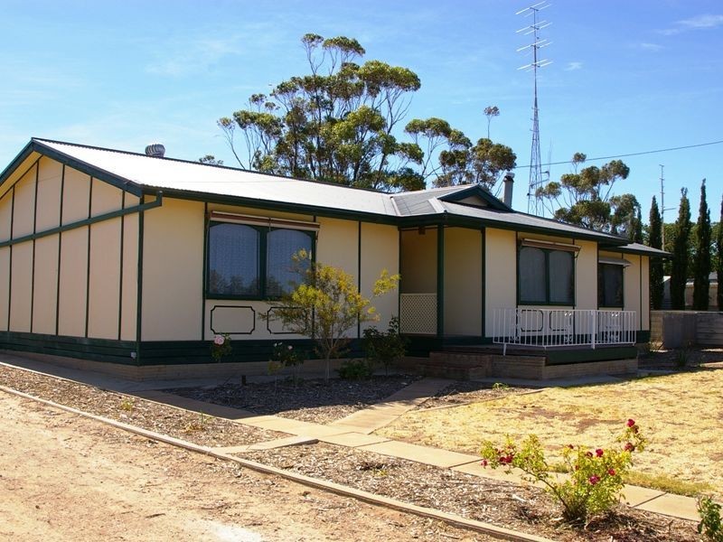 16 Burnie Street, Blyth SA 5462