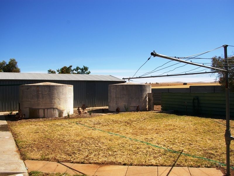 16 Burnie Street, Blyth SA 5462