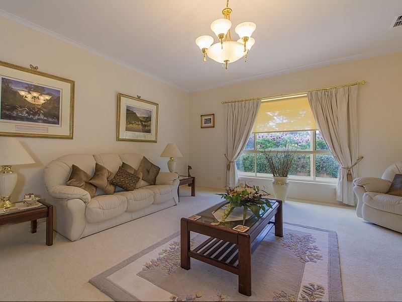 32 Hubbe Road, Clare SA 5453