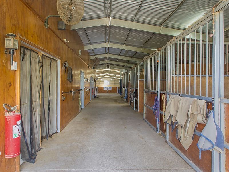 32 Hubbe Road, Clare SA 5453