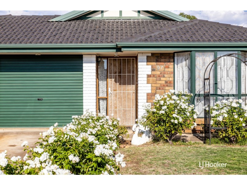 97 President Avenue, Andrews Farm SA 5114