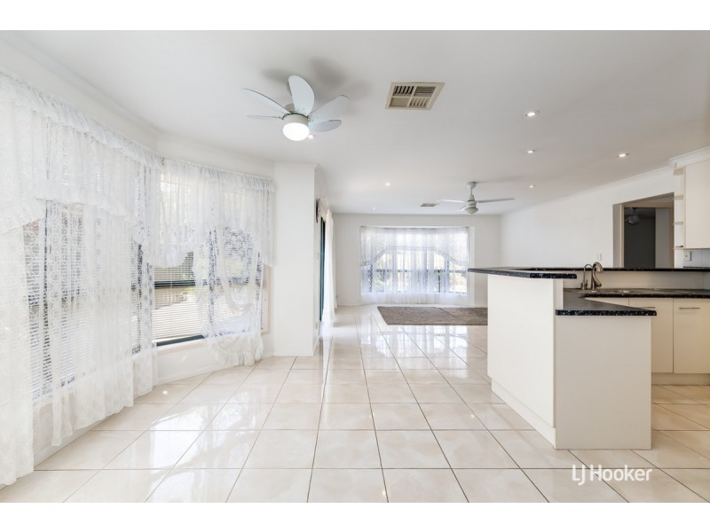 97 President Avenue, Andrews Farm SA 5114