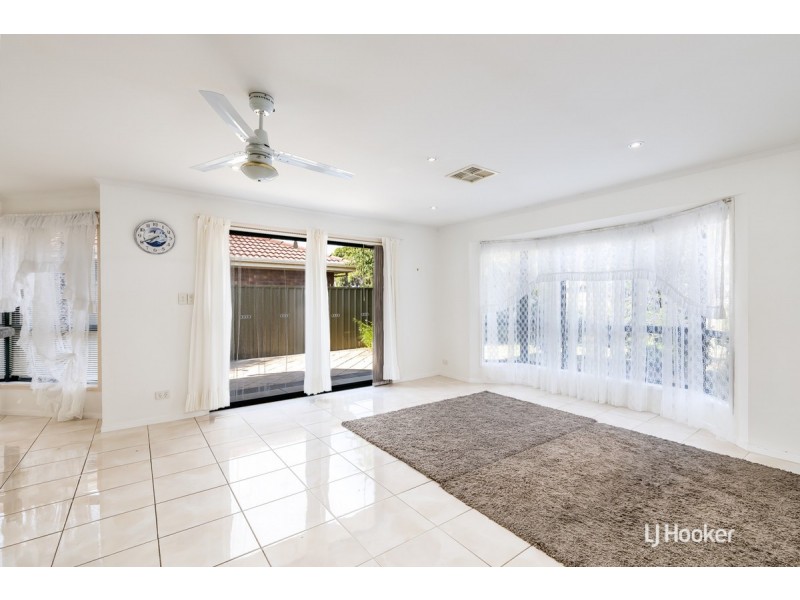 97 President Avenue, Andrews Farm SA 5114