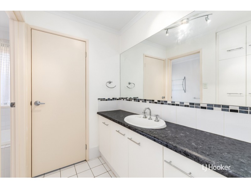 97 President Avenue, Andrews Farm SA 5114