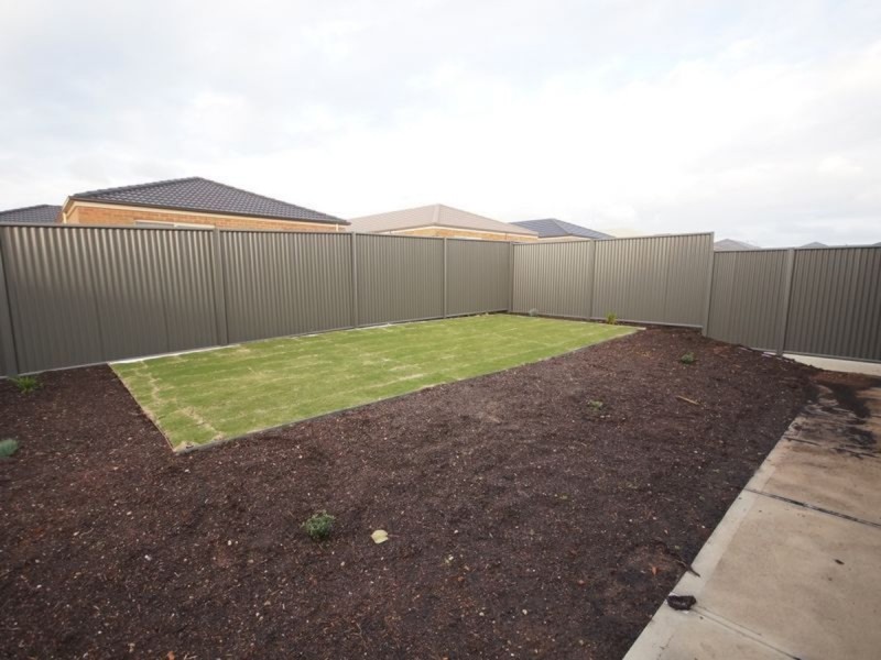 14 St Georges Way, Blakeview SA 5114