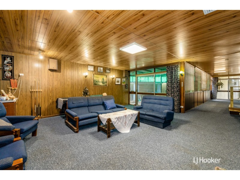 2 Poulshot Crescent, Elizabeth Vale SA 5112