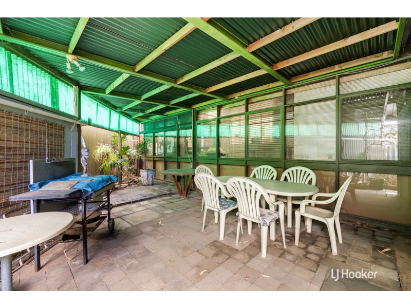 2 Poulshot Crescent, Elizabeth Vale SA 5112