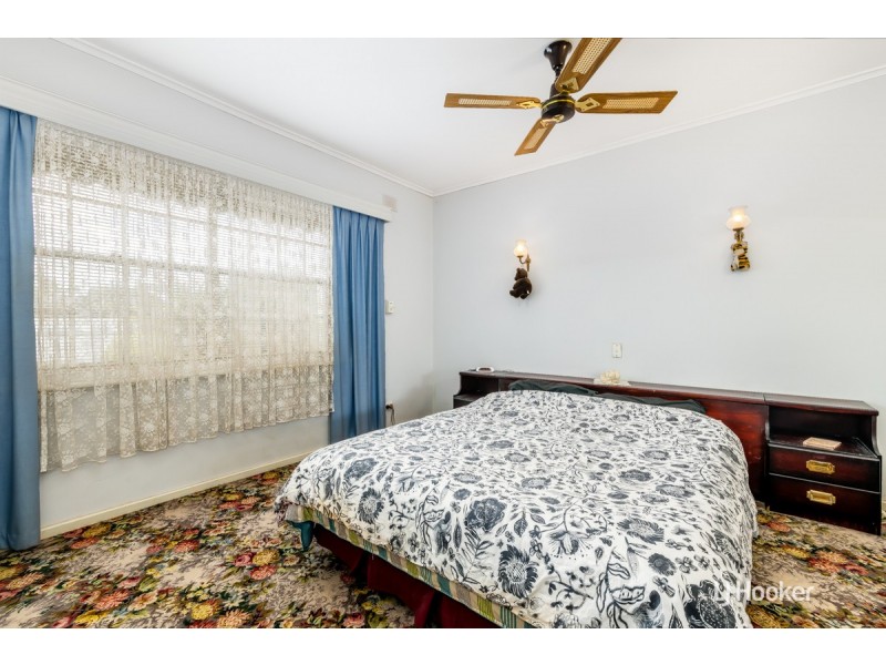 2 Poulshot Crescent, Elizabeth Vale SA 5112