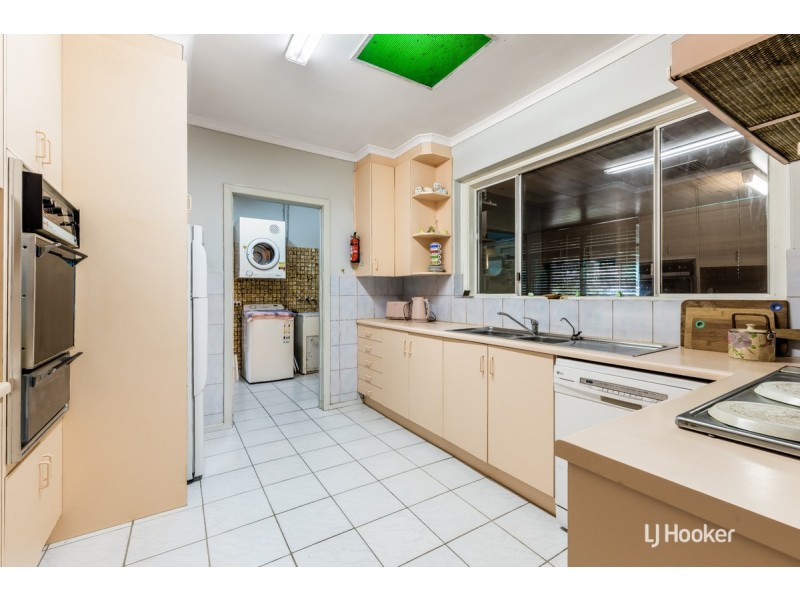 2 Poulshot Crescent, Elizabeth Vale SA 5112