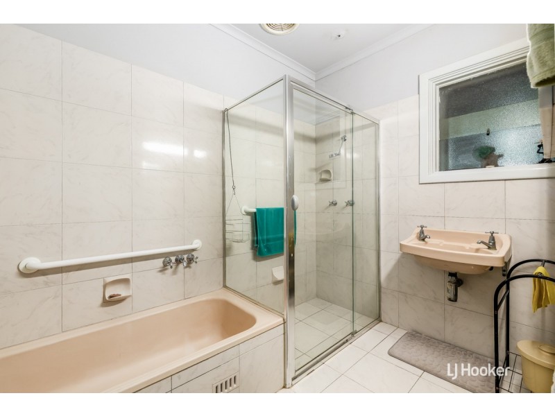 2 Poulshot Crescent, Elizabeth Vale SA 5112