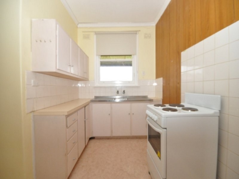 8 Midlow Road, Elizabeth Downs SA 5113