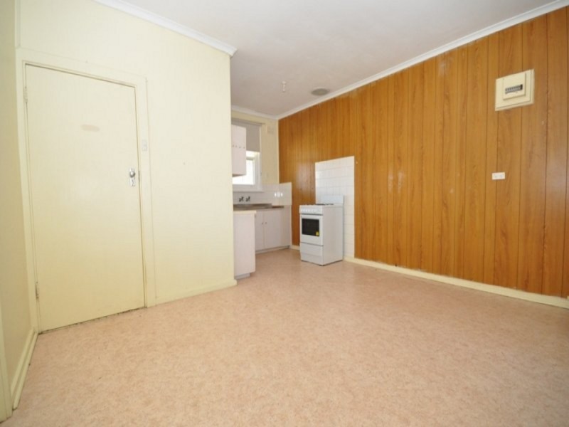 8 Midlow Road, Elizabeth Downs SA 5113